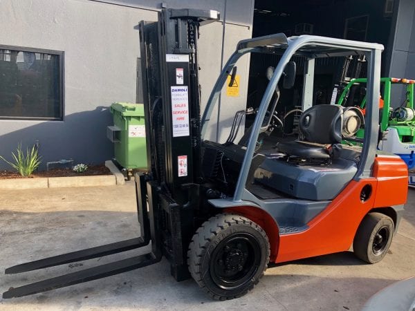 choosing forklifts